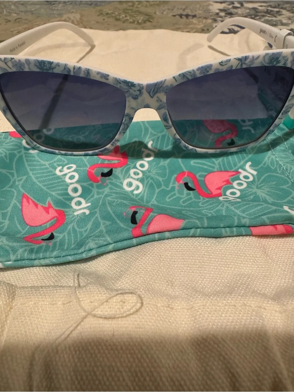 Goodr Partial to Porcelain Glasses Color blue/white
